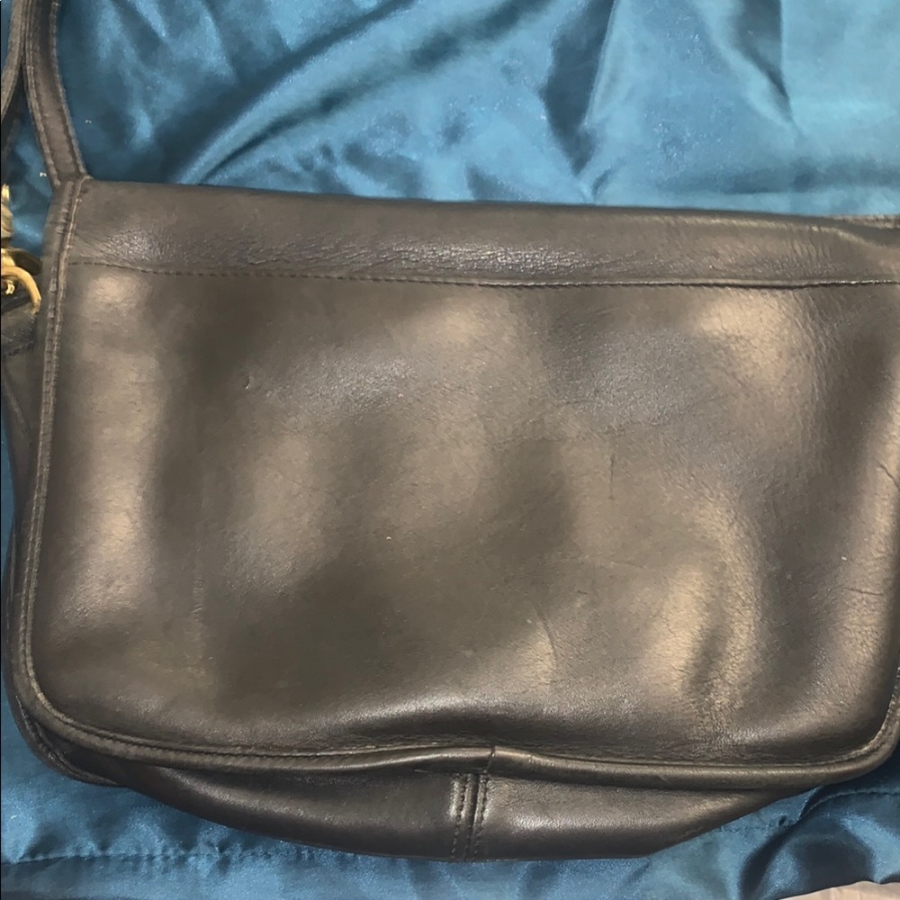 Black Leather VINTAGE COACH Shoulder Bag - Picture 4 of 11